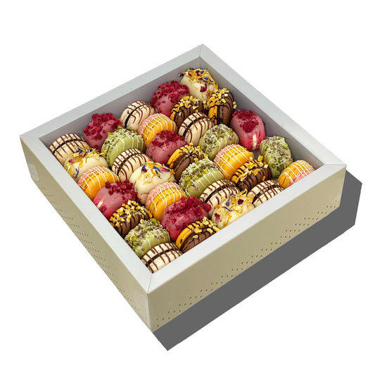Macarons_MIXED_Maxi-Box_mit-Macarons